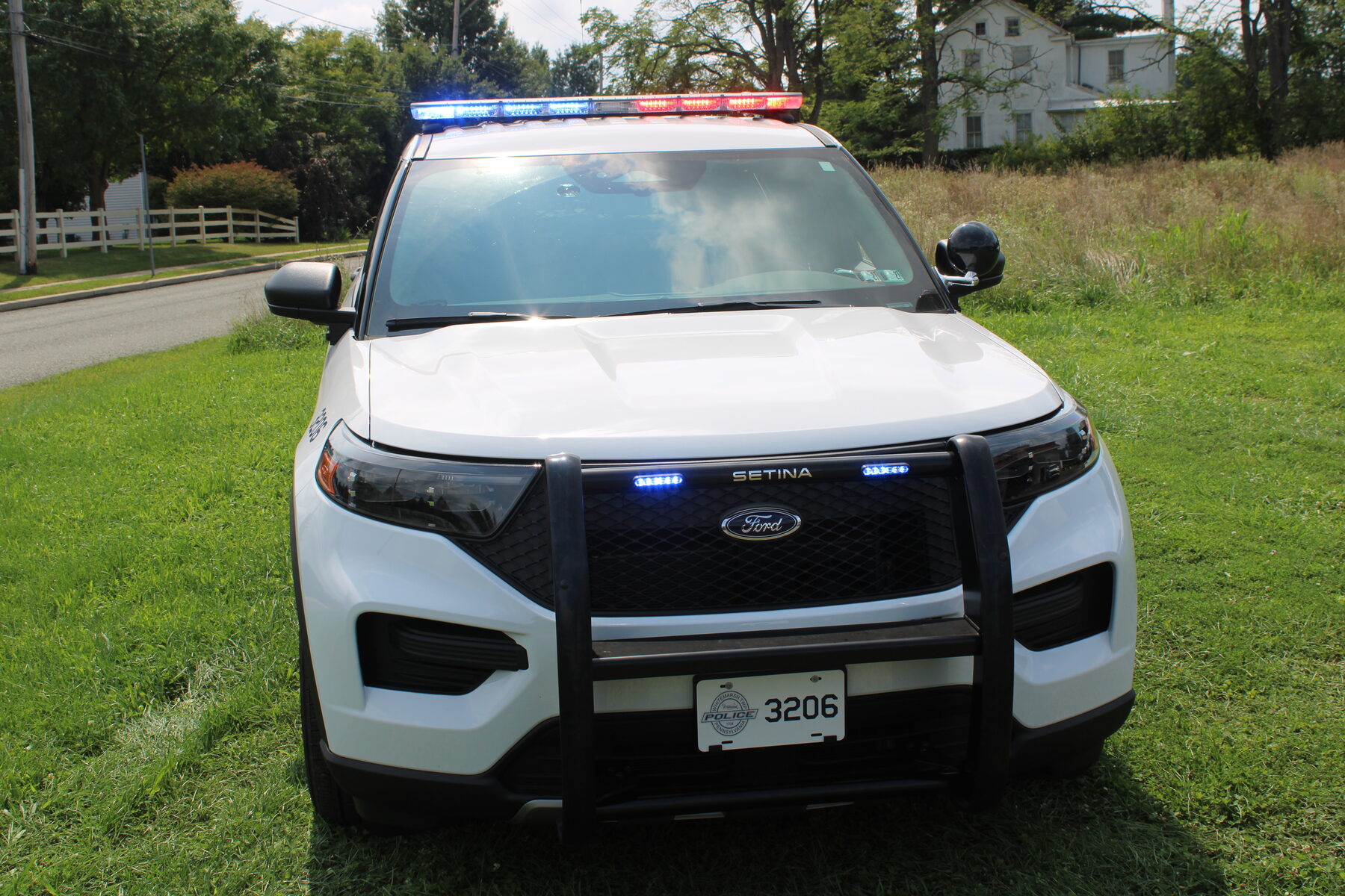 Front view, lightbar and grille LEDs
