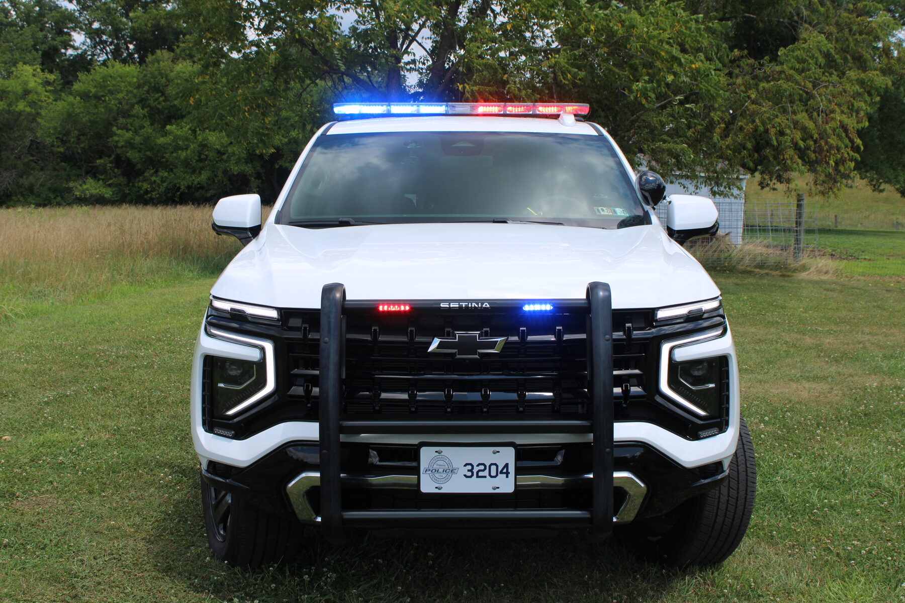 Front view, lightbar, grille and push bumper LEDs